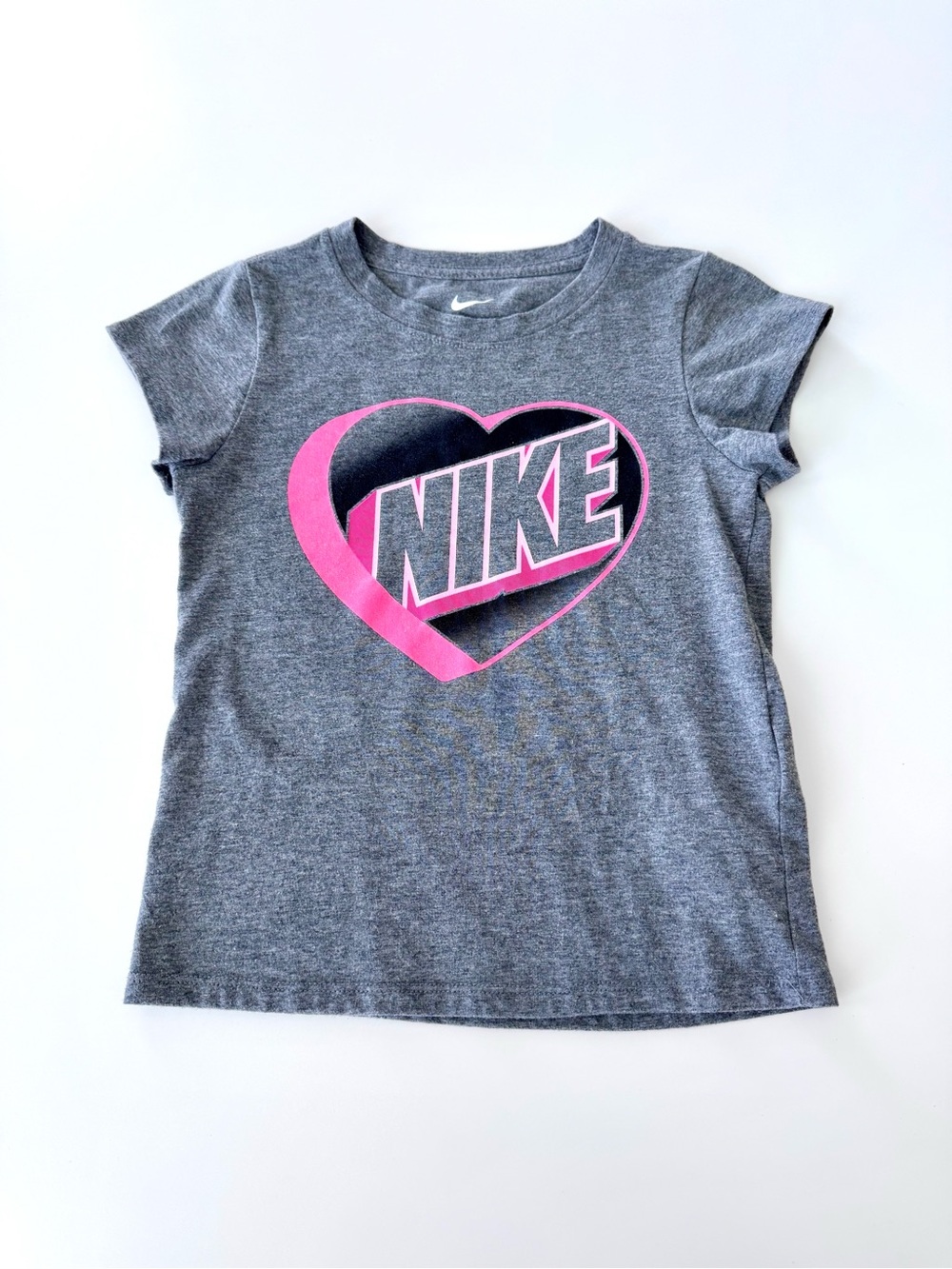Nike Girls’ Gray Tee with Pink Heart Logo size 6-7